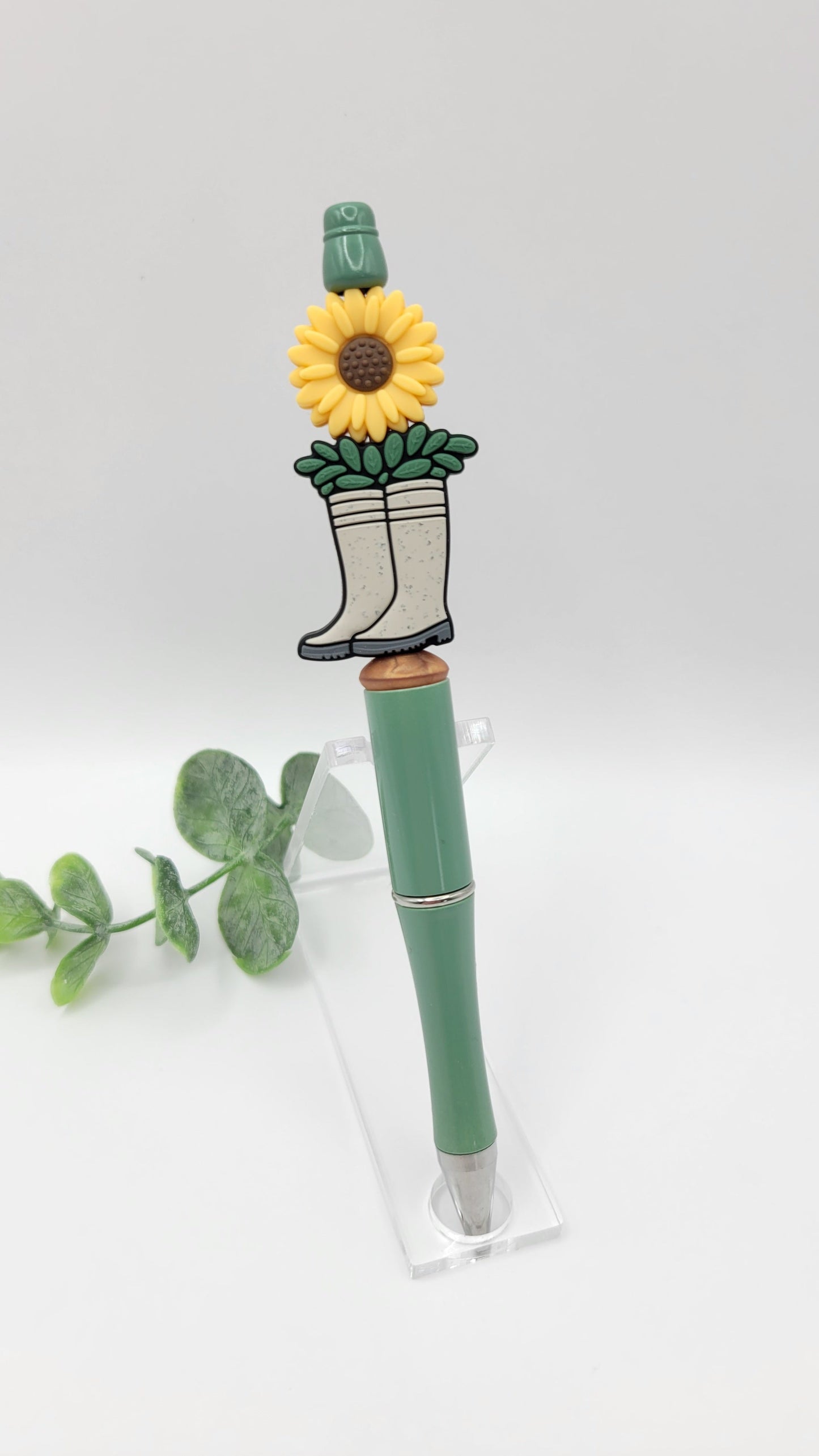 Rainboots Pen (options)