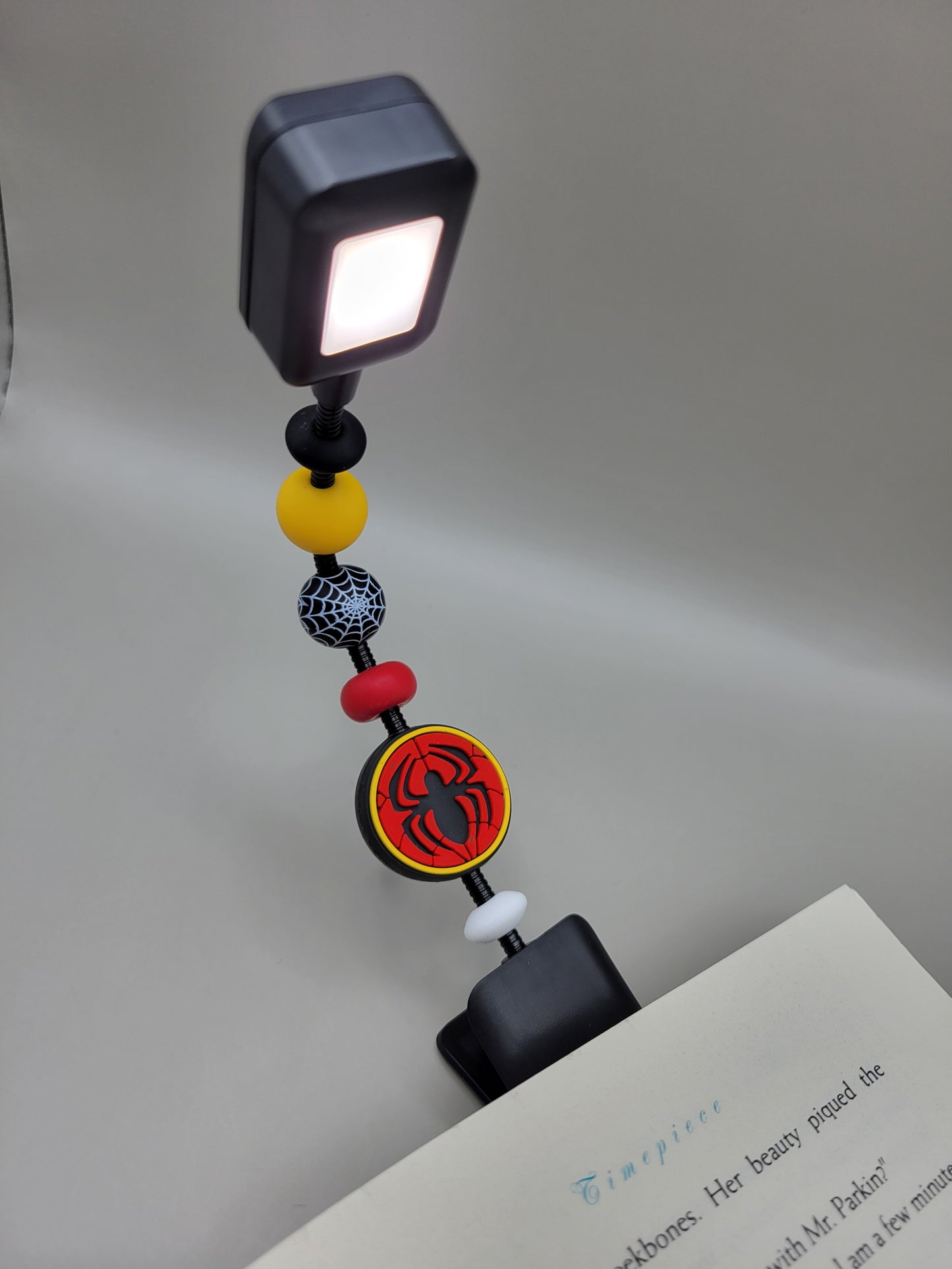 Red Spider Web Reading Light