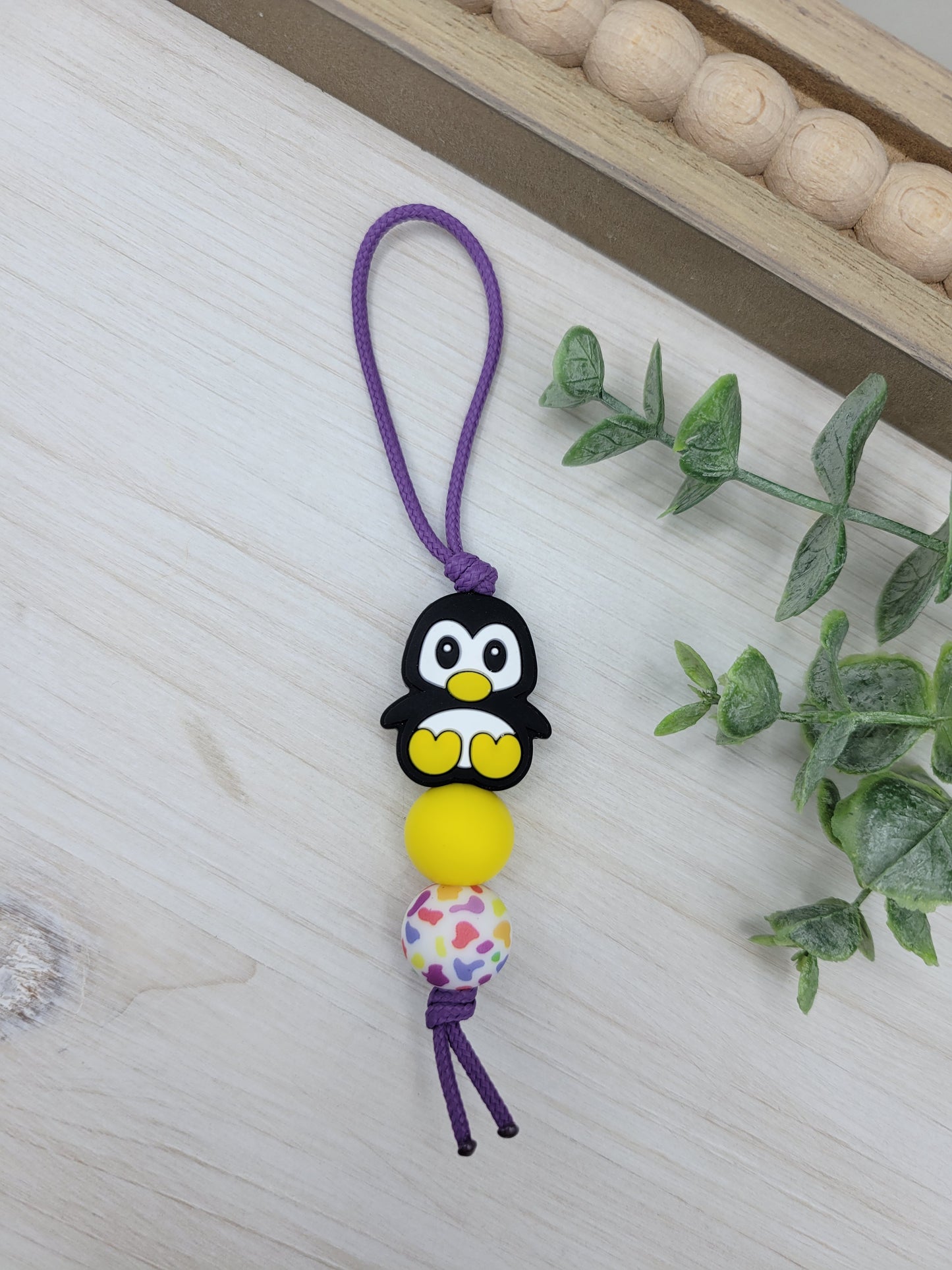 Penguin Zipper Pull