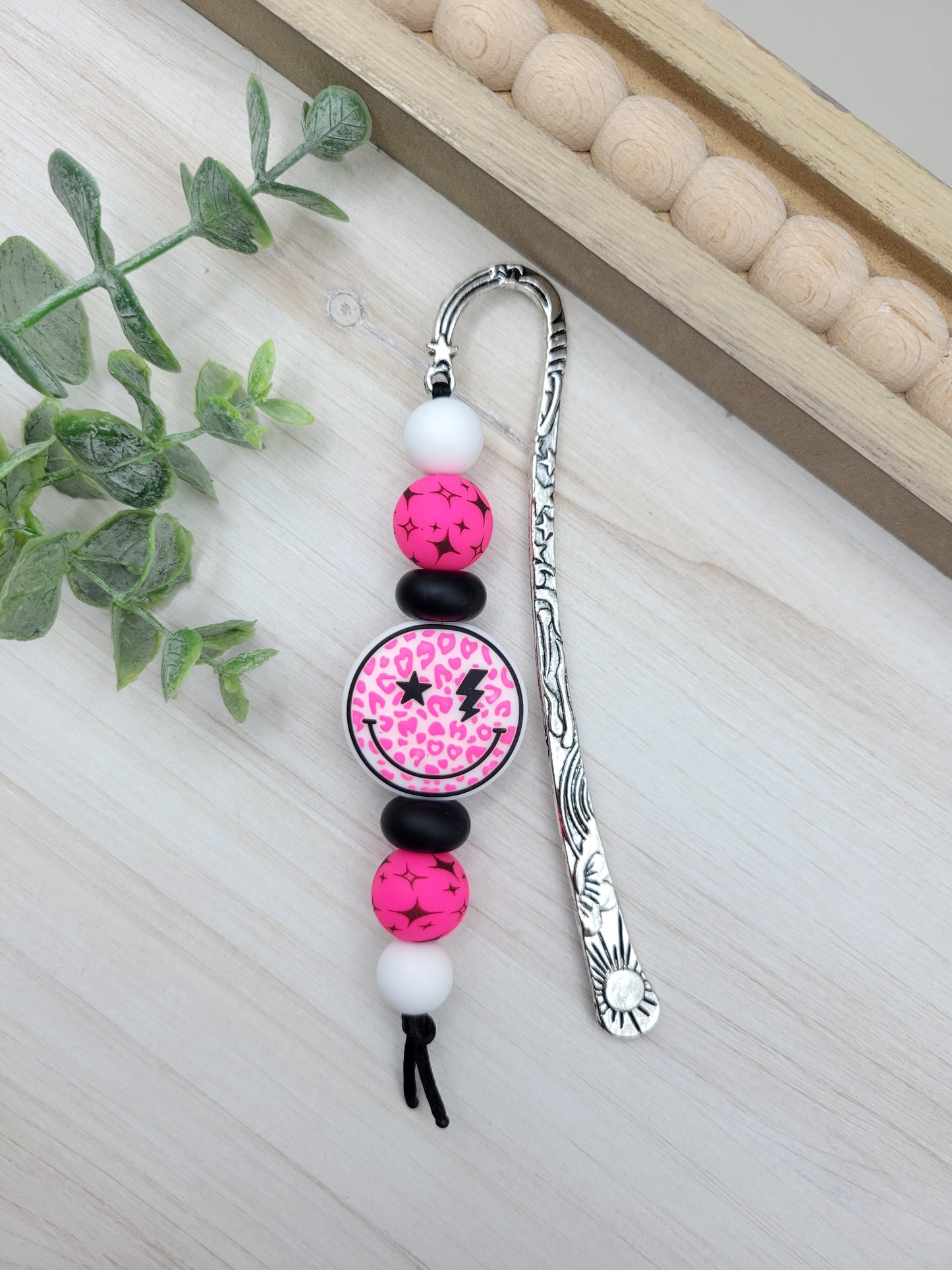 Hot Pink Leopard Smiley Bookmark