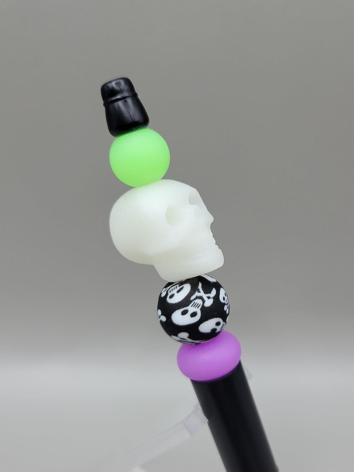 Glow in the Dark Skull Pen