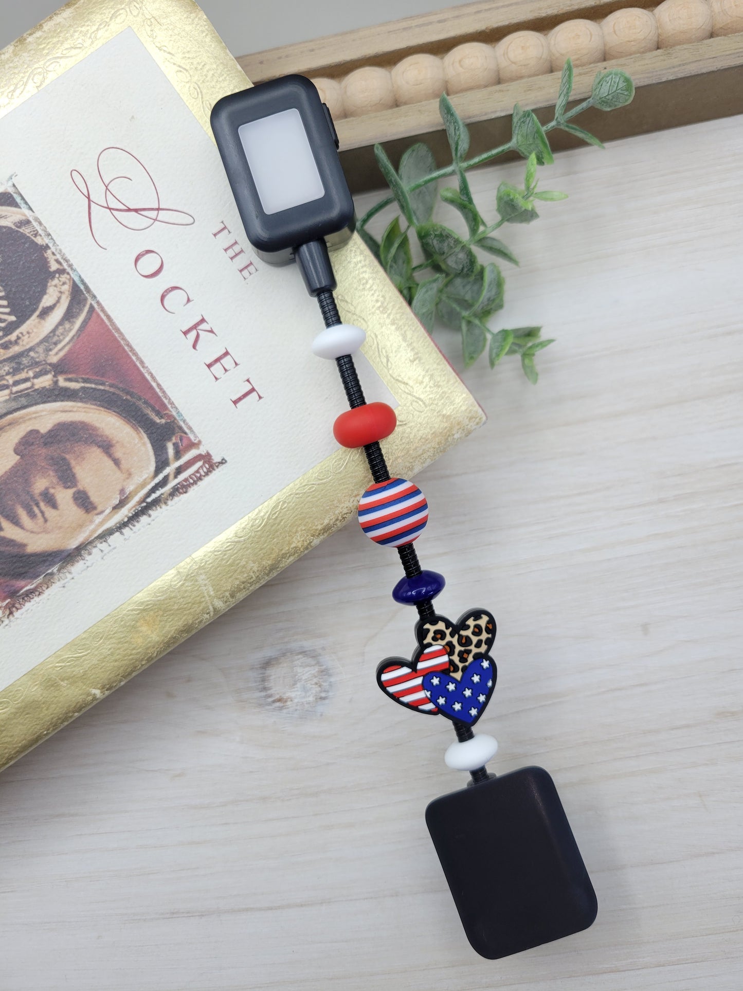 USA Hearts Reading Light